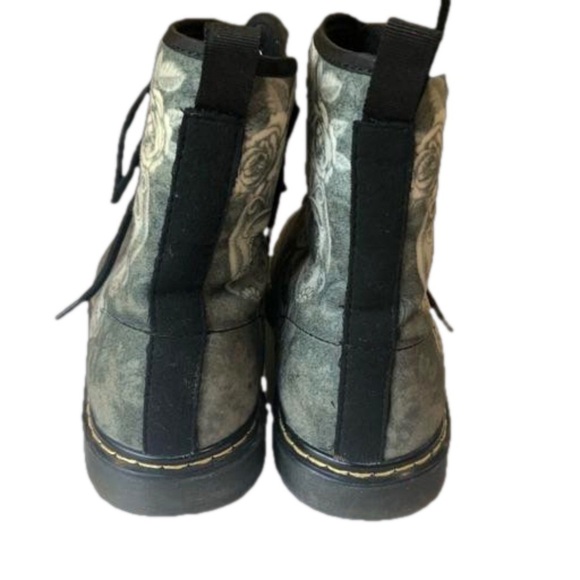 Unisex unbranded green sugar skull combat boots. Women Sz 11. Men Sz 8.5. Goth - Picture 4 of 9
